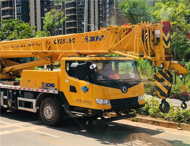 临湘市大件设备吊装租赁吊车